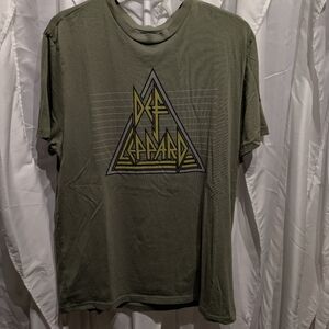 C2 Def Leppard T-shirt Sz Medium
